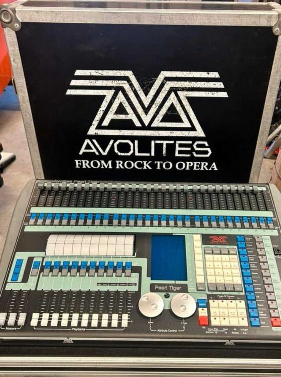 Avolites pearl tiger, Ophalen, Zo goed als nieuw, Minder dan 5 kanalen