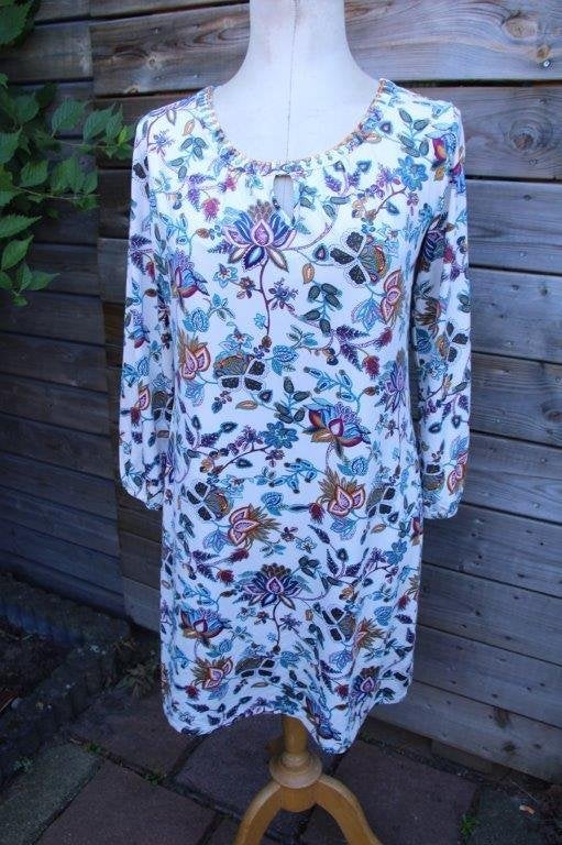 Jurk creme/ kleur K-Design mt M Vaste prijs, Maat 38/40 (M), K-design, Beige, Ophalen of Verzenden