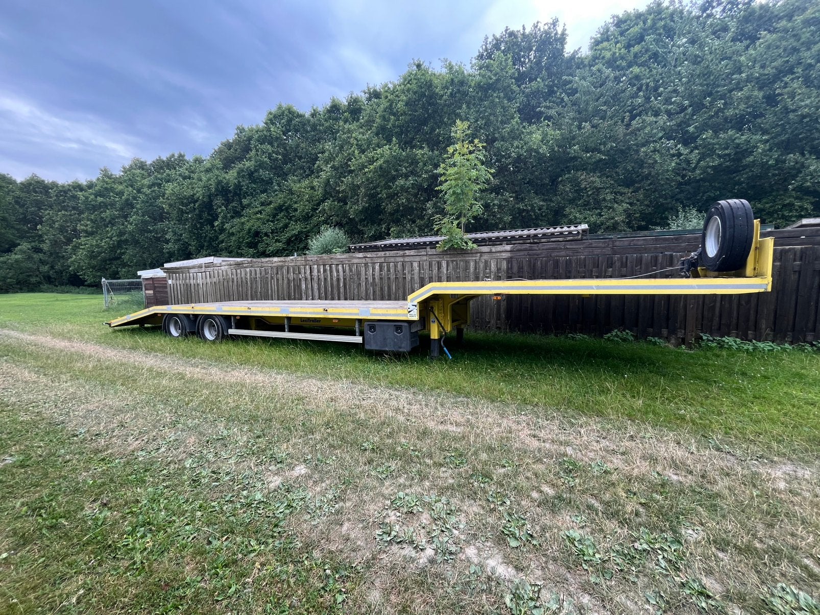 Als nieuwe semi dieplader 2 asser Lecitrailer, Auto's, Vrachtwagens, Particulier, Aanhangers en Opleggers, Te koop