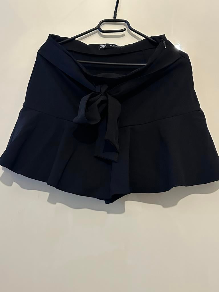 Zwart Zara rokje met strik, Ophalen, Zwart, Maat 42/44 (L), Zo goed als nieuw