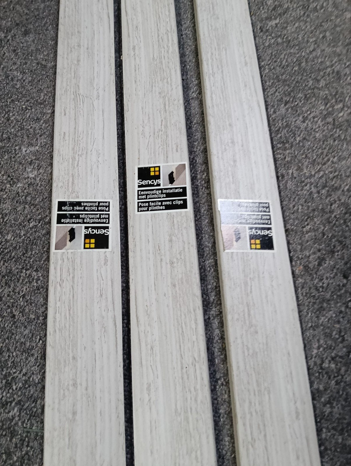 Te koop nieuw 3 mdf plinten, Ophalen, Nieuw, Mdf, 200 tot 250 cm