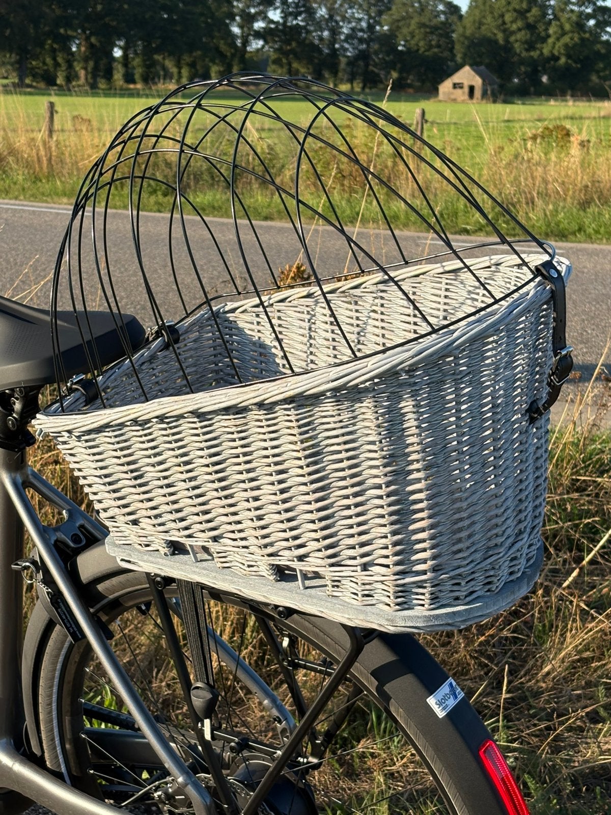 Z.g.a.n. Trixie - Fietsmand hond met Draadkoepel - Achterop, Ophalen of Verzenden, Zo goed als nieuw