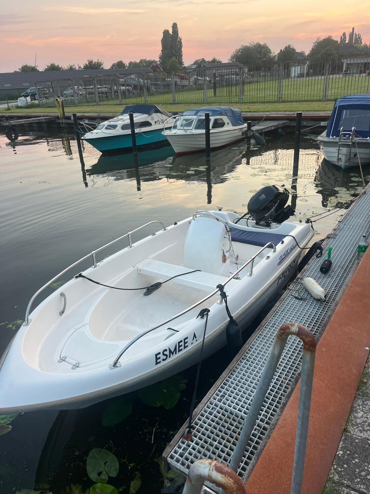 Atlantic 445 met 30 pk Suzuki 75 uur, Watersport en Boten, Ophalen, Zo goed als nieuw, Polyester, Elektrisch