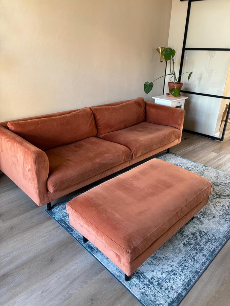 By SIDDE Frode 3-zits Bank + Hocker – Velvet Terracotta, Ophalen, Driepersoons, 75 tot 100 cm, Zo goed als nieuw