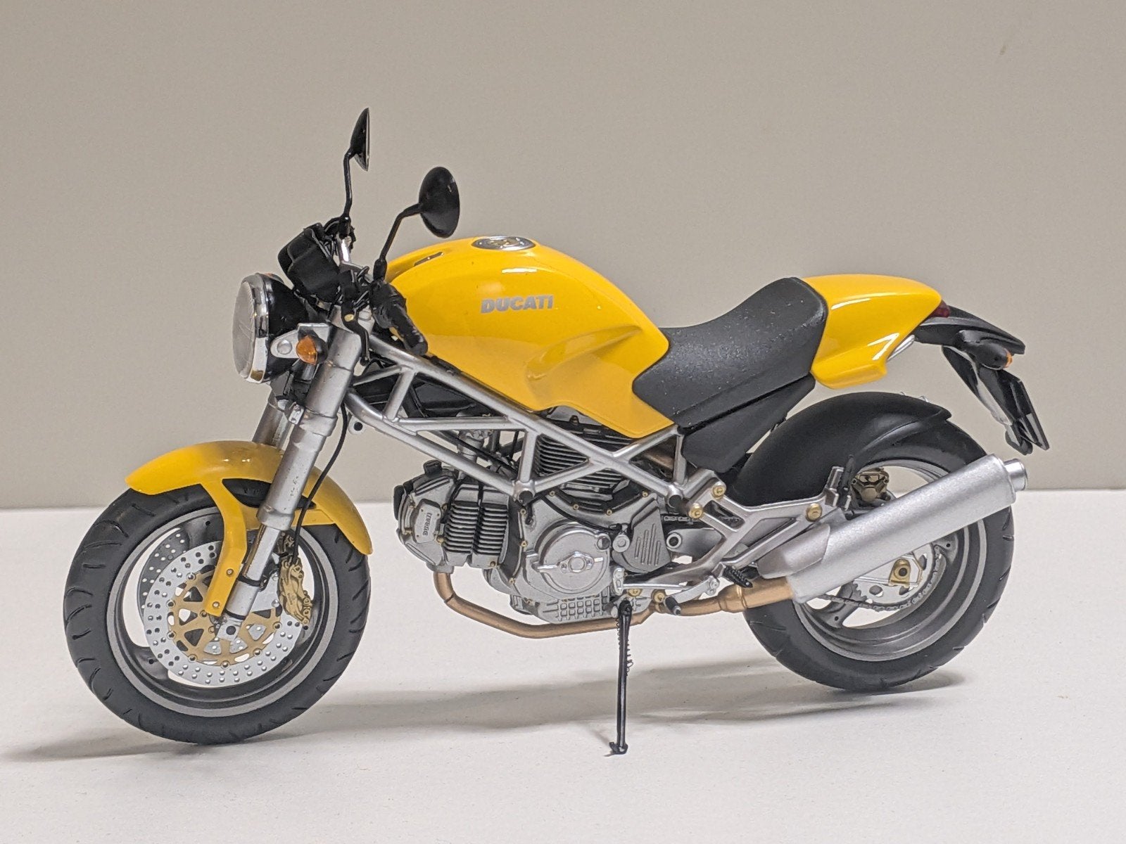 Minichamps: Ducati Monster - geel - zo goed als nieuw, Ophalen of Verzenden, Zo goed als nieuw, 1:9 t/m 1:12, Motor