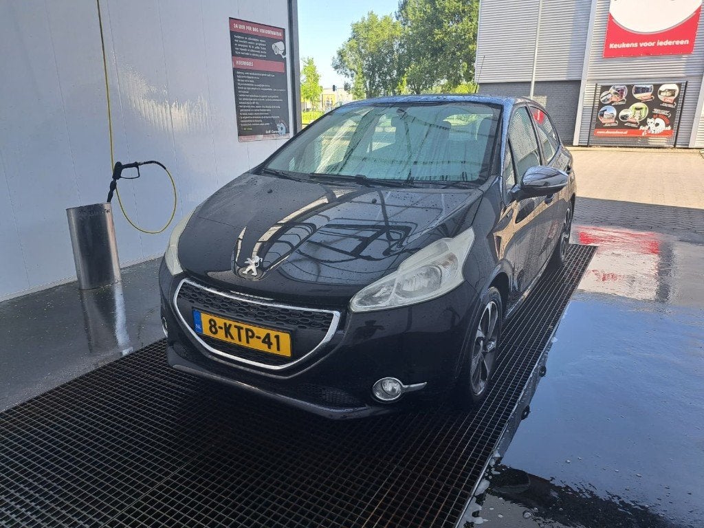 Peugeot 208 Urban Soul 1.2 VTI 60KW/82PK 5-D 2013 Zwart, Auto's, Voorwielaandrijving, Euro 5, Stof, 1199 cc