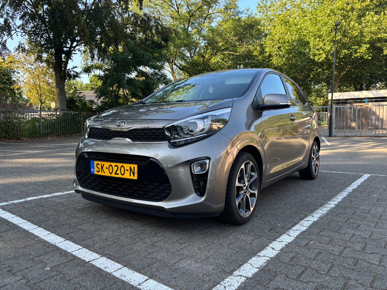 Kia Picanto 1.0 MPi 67pk 4-zits 2018 Grijs, Auto's, Voorwielaandrijving, 4 stoelen, Origineel Nederlands, Handgeschakeld