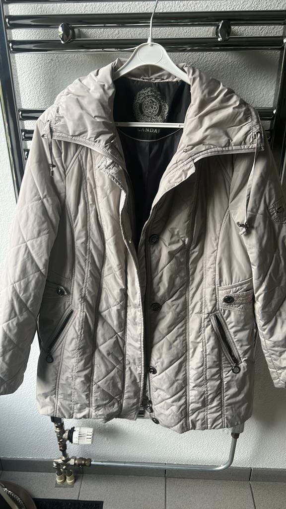 Mooie beige 3/4 jas Canda maat 44, Ophalen of Verzenden, Zo goed als nieuw, Maat 42/44 (L), Beige
