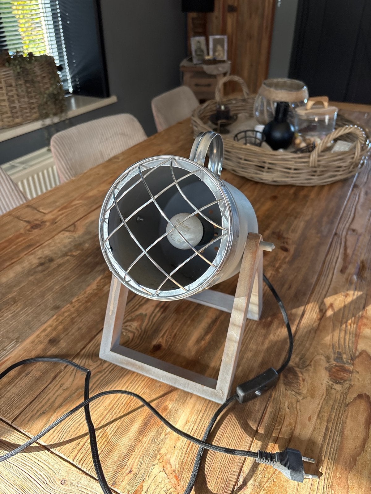 Grijze tafellamp met houten pootje - Modern design, Met schakelaar, Gebruikt, Ophalen of Verzenden, Sfeerlamp