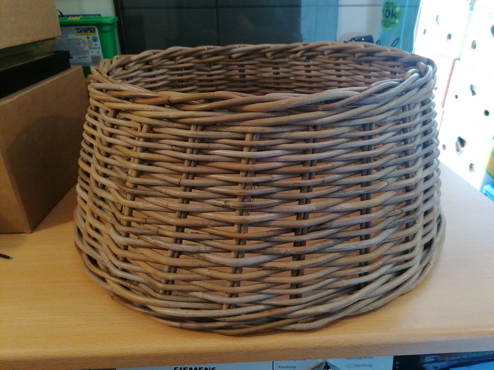 Rotan mand voor kerstboomvoet - sfeervol en praktisch, Ophalen, Zo goed als nieuw