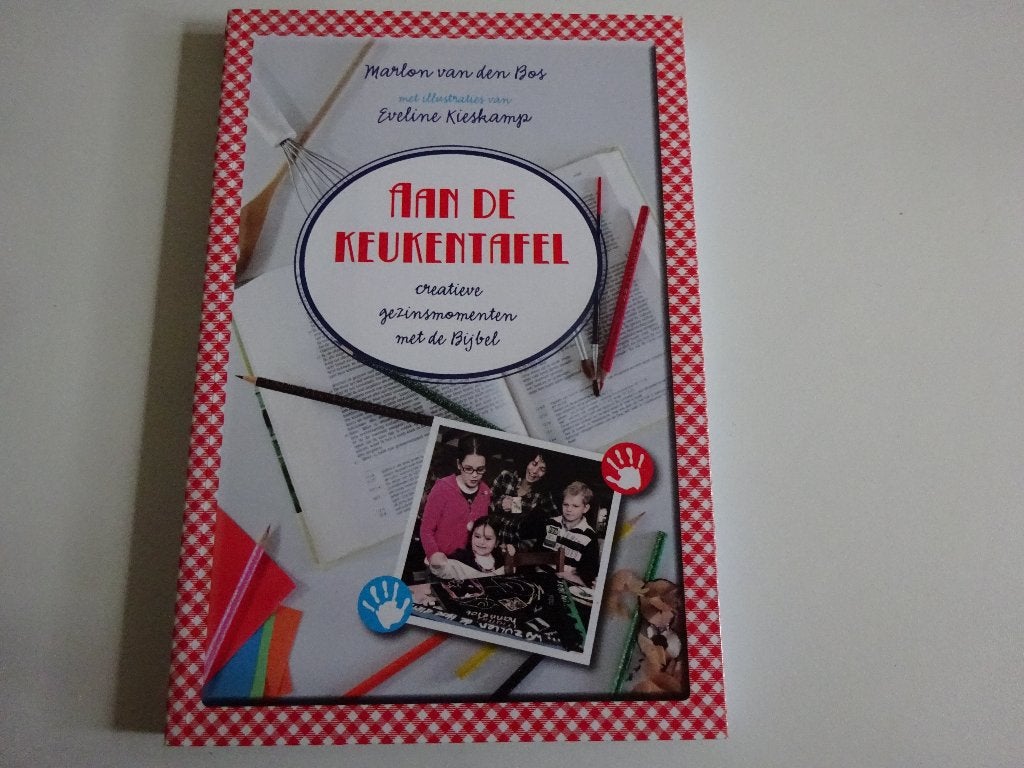 MARLON VAN DEN BOS - AAN DE KEUKENTAFEL - NIEUW, Ophalen of Verzenden, Nieuw, Christendom | Protestants