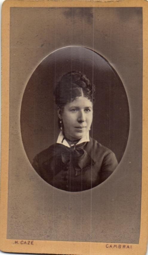 CDV- Scherpe foto van Dame -gebold - H. Caze - Chambrai, Gebruikt, Verzenden, Foto, Buitenland