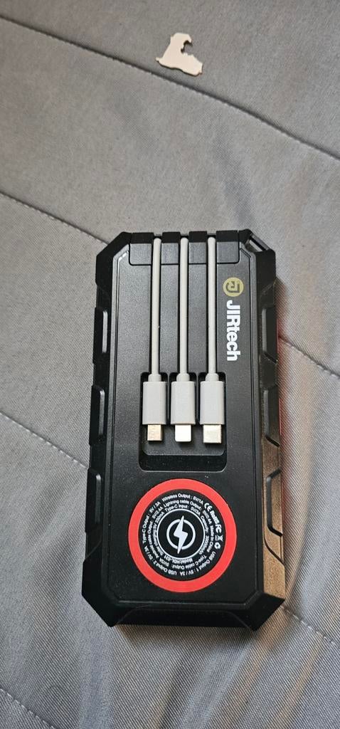 JIRtech Powerbank met ingebouwde kabels en draadloos laden, Telecommunicatie, Mobiele telefoons | Telefoon-opladers, Ophalen, Overige merken