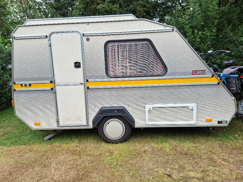 Kip Kompakt EK 32 met Hefdak Lichtgewicht Caravan Oldtimer, Kip, Tot en met 2, Treinzit, Particulier