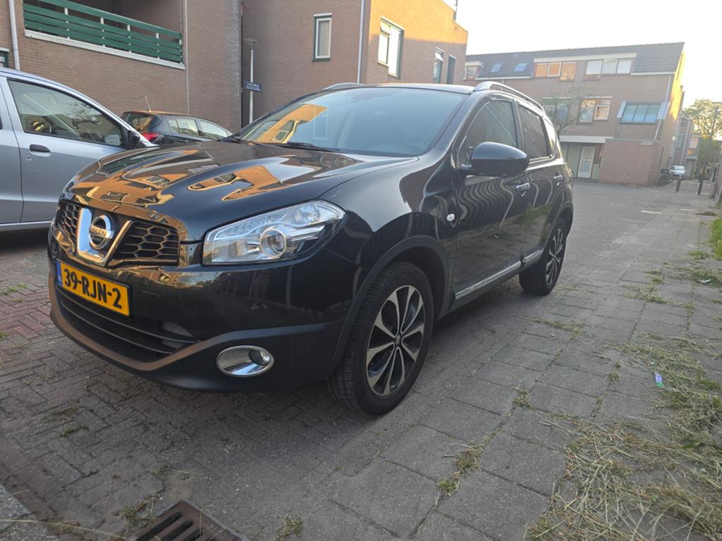 Nissan Qashqai 1.6, veel opties. Carplay, Trekhaak, 360 cam, Voorwielaandrijving, 662 kg, Stof, 1225 kg