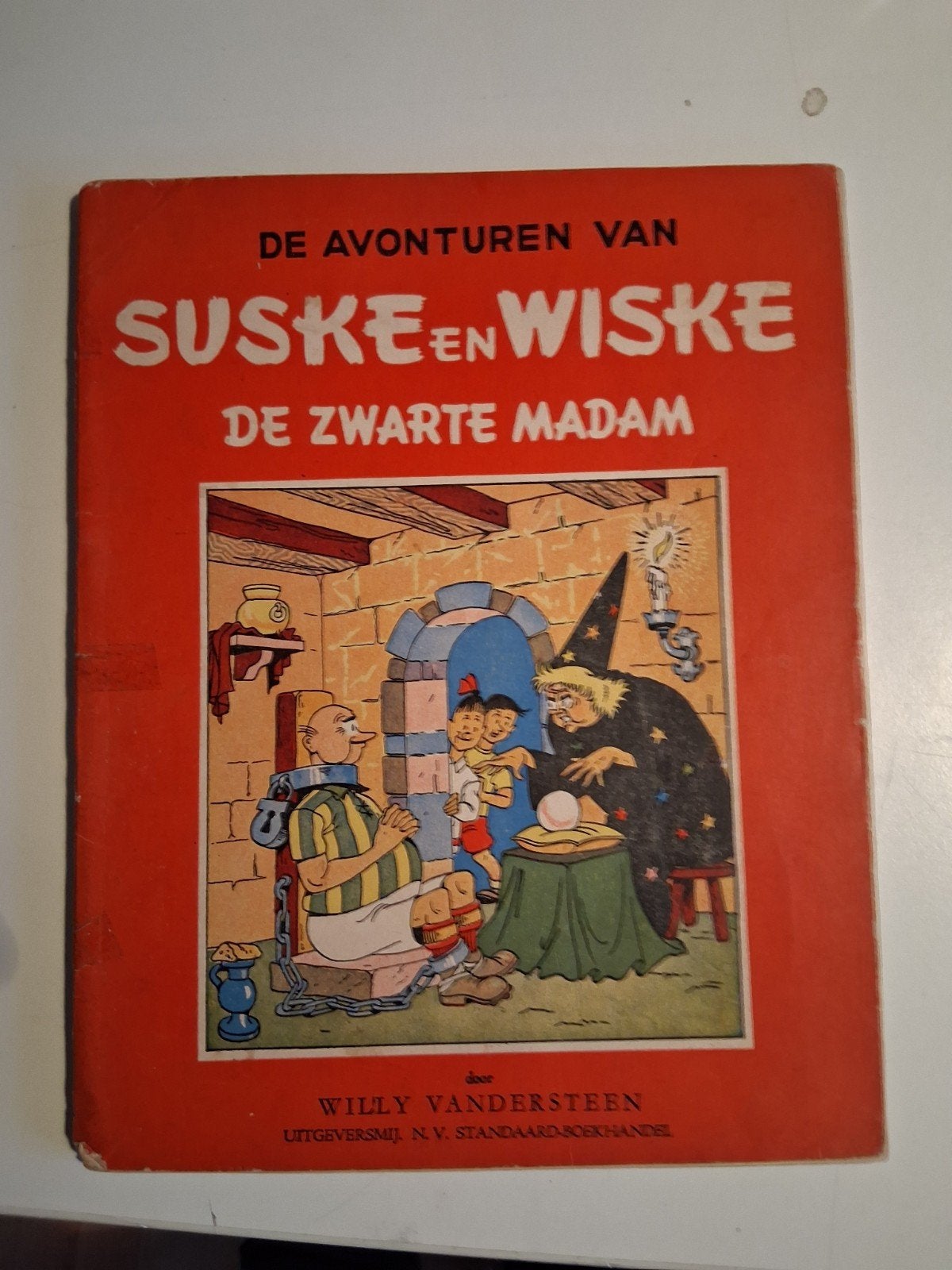 RV 6 , De Zwarte Madam (8e druk 1955) oude Suske en Wiske, Gelezen, Willy Vandersteen, Eén stripboek, Ophalen of Verzenden