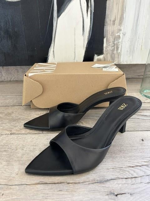 Zara muiltjes zwart leer - maat 39 - NIEUW, Nieuw, Zara, Zwart, Sandalen of Muiltjes