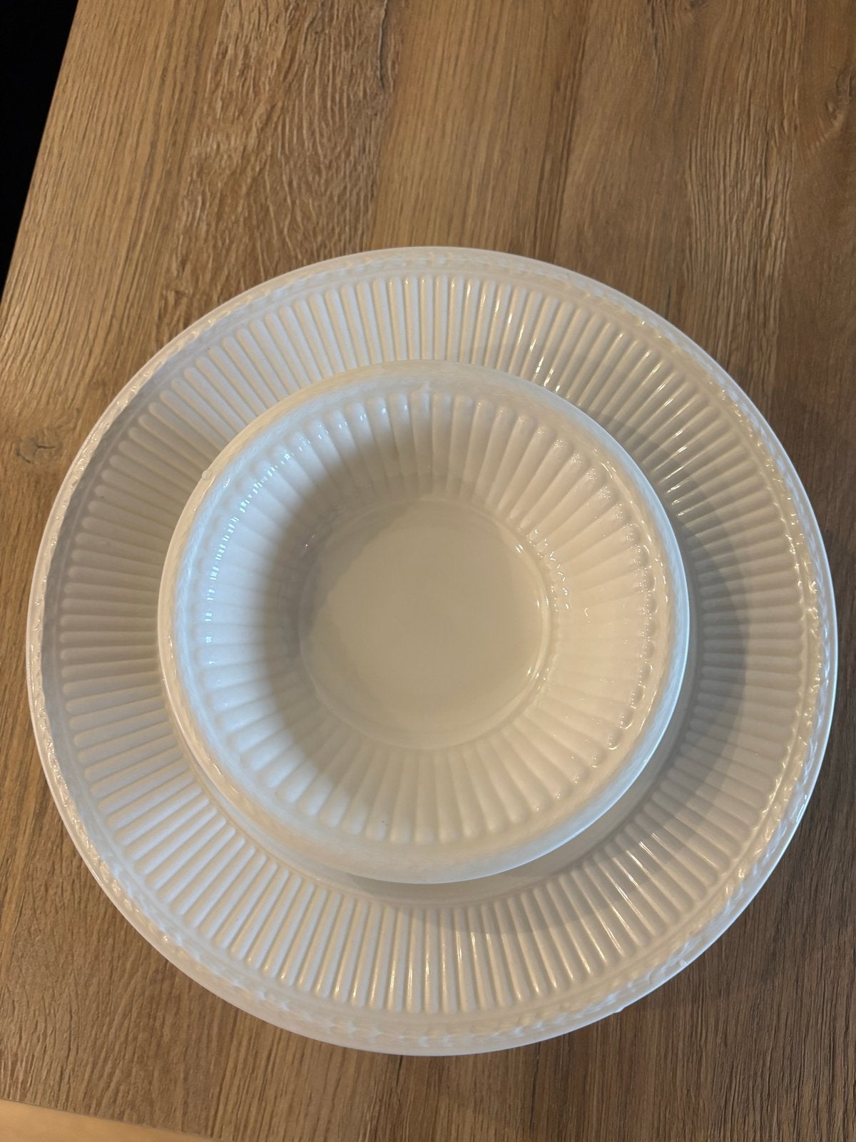 Zelfgemaakte etagère van Wedgwood servies, Ophalen, Gebruikt, Etagère, Steen/keramiek