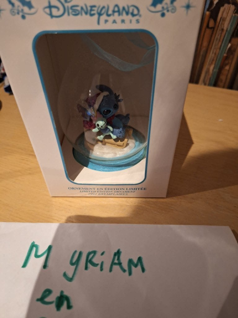 Disney Stitch Limited Edition Ornament Disneyland Paris, Verzamelen, Disney, Ophalen of Verzenden, Overige figuren, Nieuw, Beeldje of Figuurtje