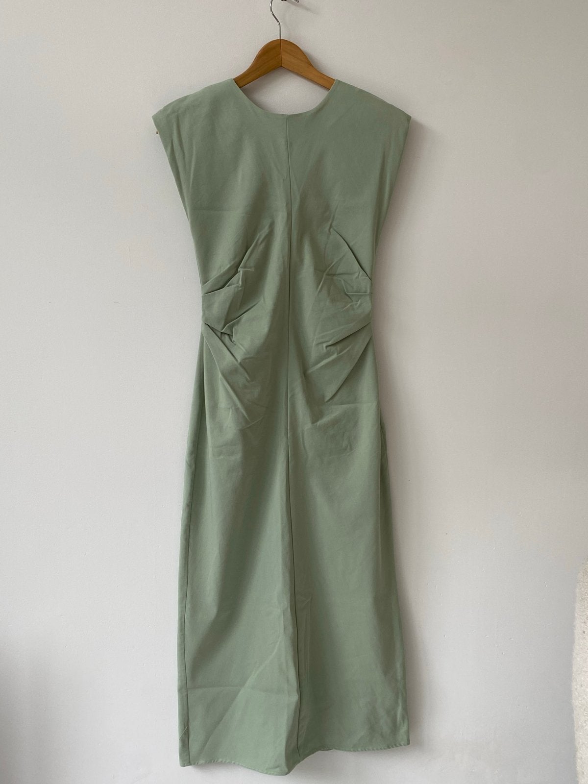 Mintgroene Zara jurk met ruches en ronde hals, Maat 38/40 (M), Ophalen of Verzenden, Zo goed als nieuw, Onder de knie