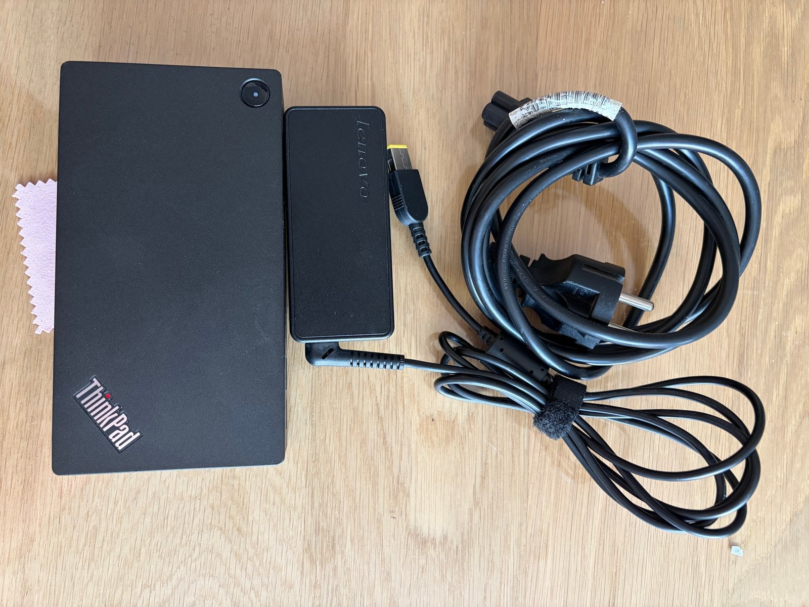 Lenovo ThinkPad Ultra Docking Station met adapter, Ophalen of Verzenden, Gebruikt, Docking station, Laptop