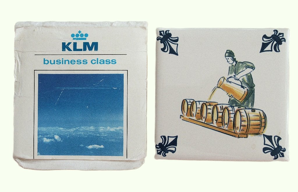 Delft Blue-tegel onderzetter uit KLM souvenircollectie, 80te, Ophalen of Verzenden, Nieuw, 1 t/m 20