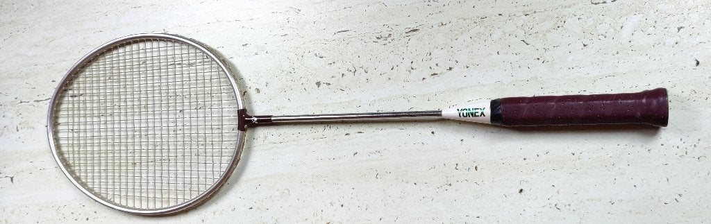 YONEX badminton racket  B – 850 In prima staat, Sport en Fitness, Badminton, Ophalen of Verzenden, Zo goed als nieuw, Racket(s)