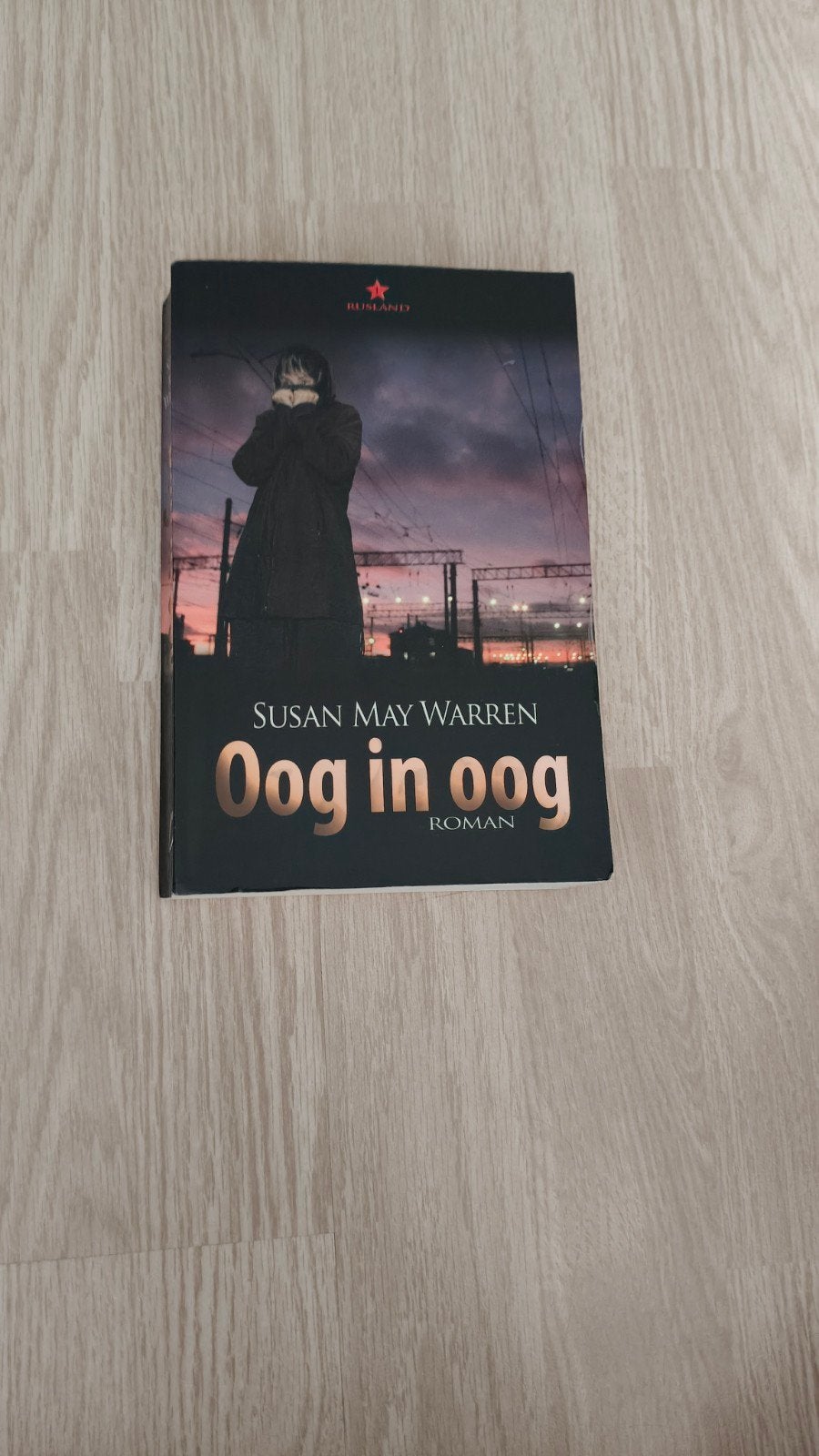 Oog in Oog - Susan May Warren (Roman), Ophalen of Verzenden, Zo goed als nieuw, Susan May Warren