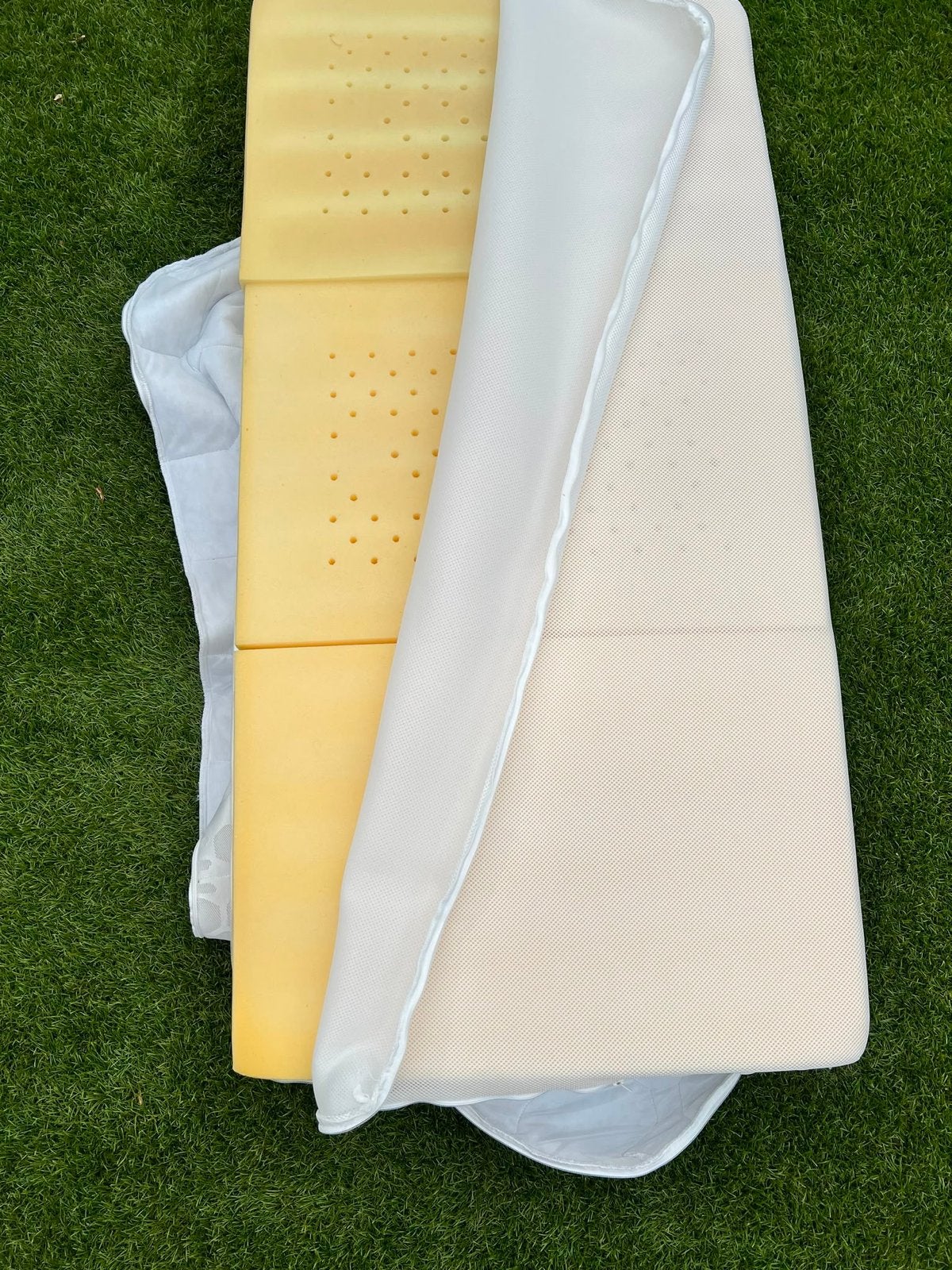 Flow matras voor kinderbed of campingbedje 70 x 140 cm, Huis en Inrichting, Slaapkamer | Matrassen en Bedbodems, Zo goed als nieuw