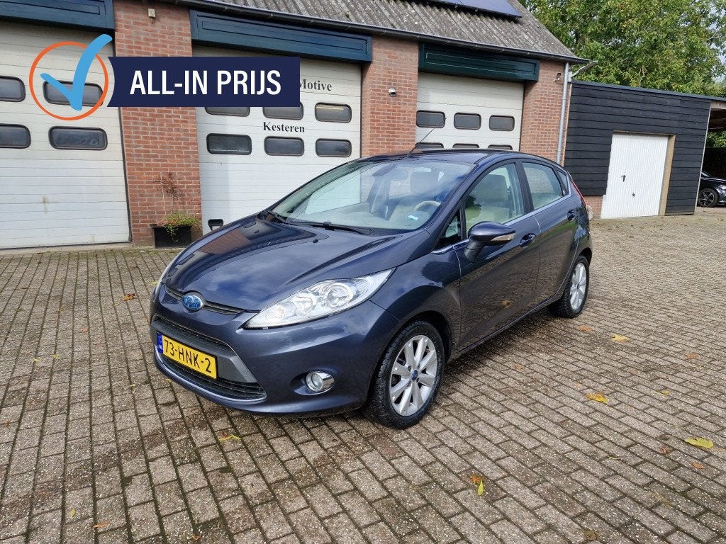 Ford Fiesta 1.25 Ghia 4 nieuwe 4seizoenen banden nieuwe remm, Auto's, 1242 cc, 82 pk, Bedrijf, Handgeschakeld