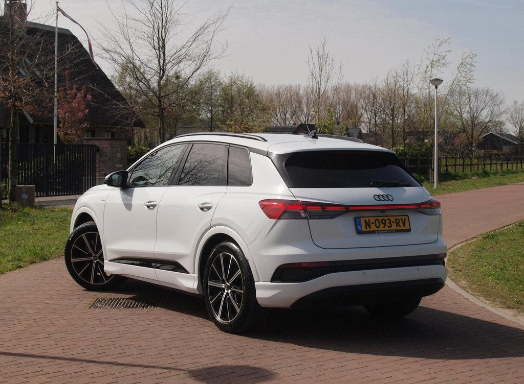 Audi Q4 e-tron 40 S edition 77 kWh | SOH 93% | S-Line | Head, Auto's, Audi, Automaat, Achterwielaandrijving, Gebruikt, Zwart