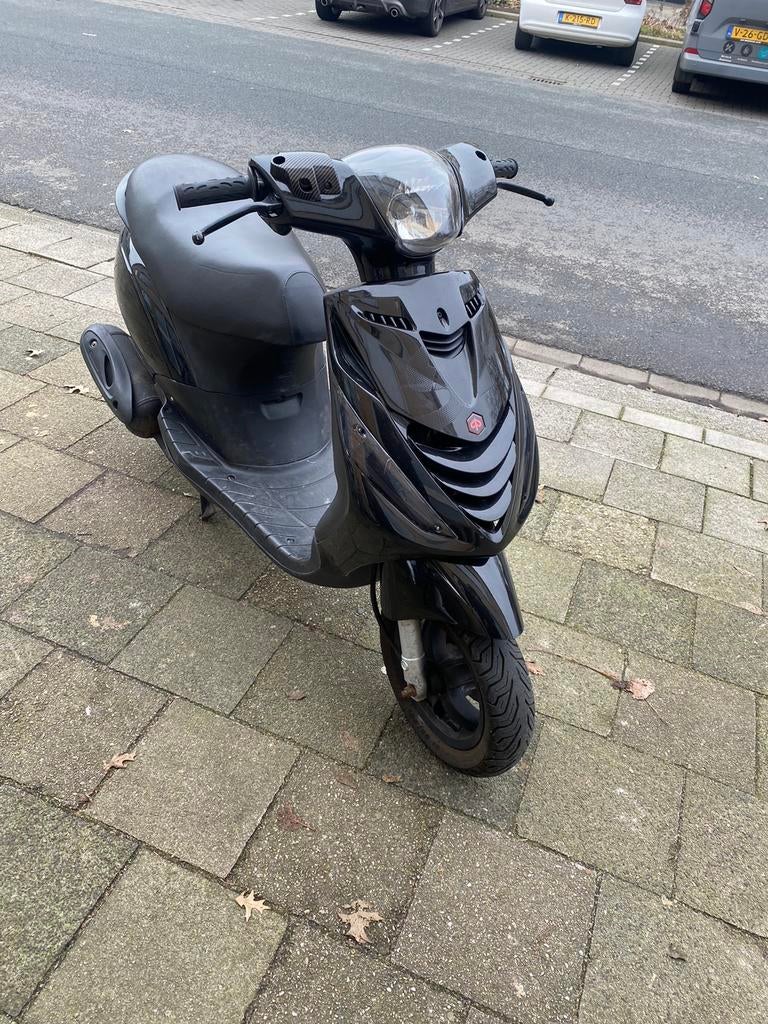 Piaggio zip 80cc, Ophalen, Zo goed als nieuw, Benzine, Zip