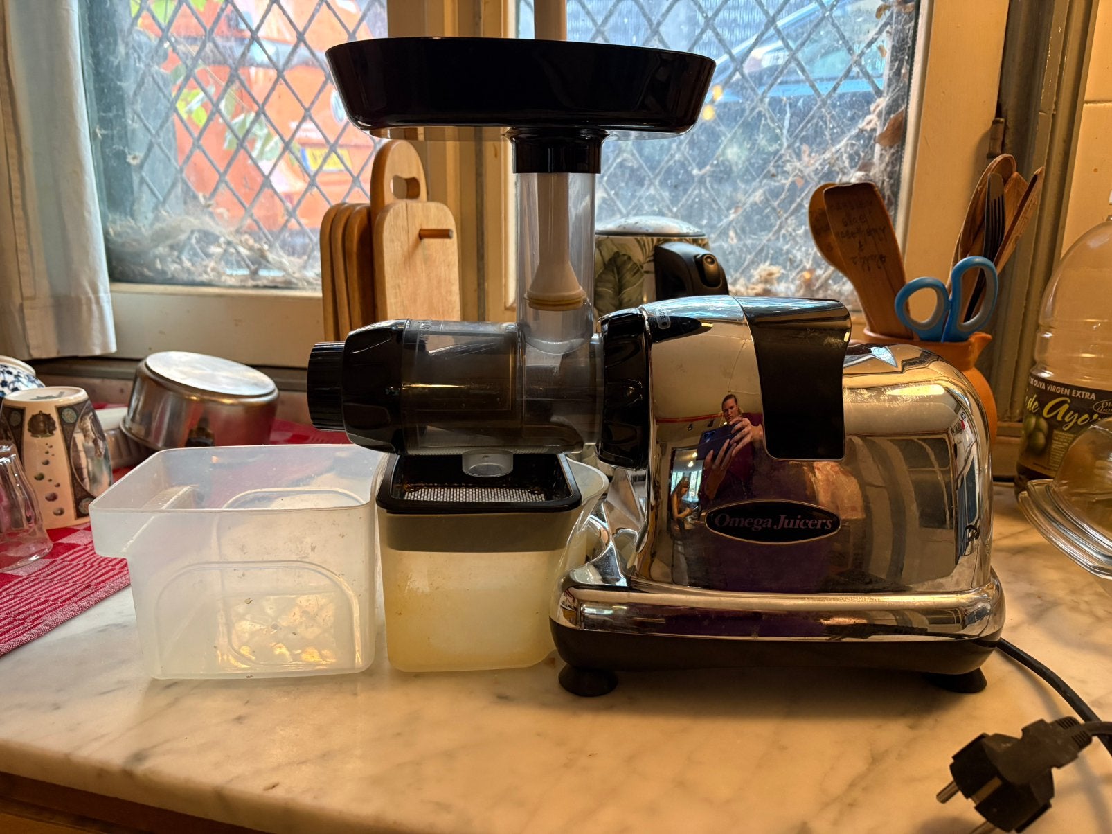 Slow juicer - Omega Juicer J8227-J8228, Witgoed en Apparatuur, Ophalen, Zo goed als nieuw, Elektrisch, Slowjuicer