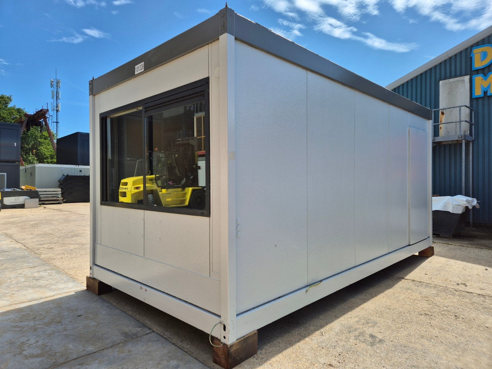 6x3m kantoorunit / woonunit / schaftkeet / bouwkeet, Doe-het-zelf en Verbouw, Ophalen, 120 cm of meer, Garagedeur