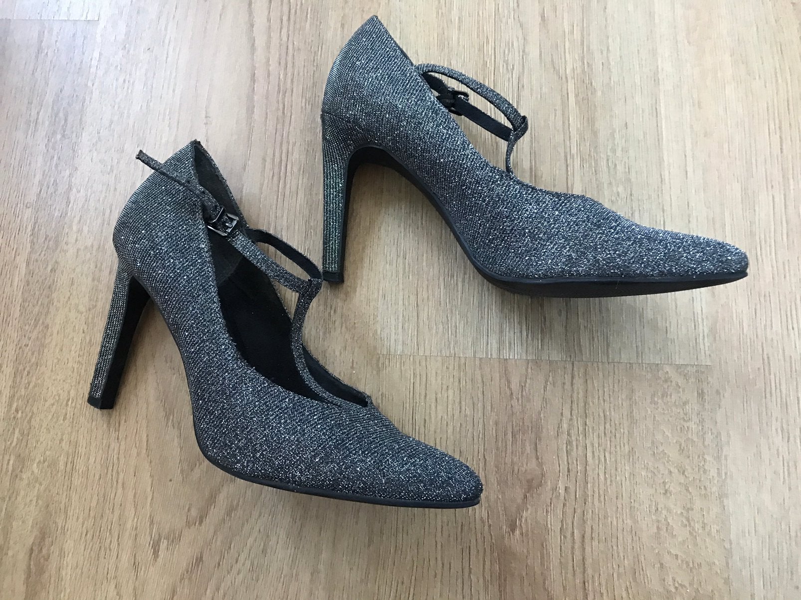 Marco Tozzi zwarte glitter pumps enkelbandje hak van 8 cm 38, Pumps, Verzenden, Zwart, Nieuw
