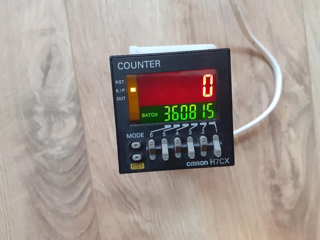 Omron H7CX-A11-N Counter 6 digits 10 mm height, Ophalen of Verzenden, Zo goed als nieuw