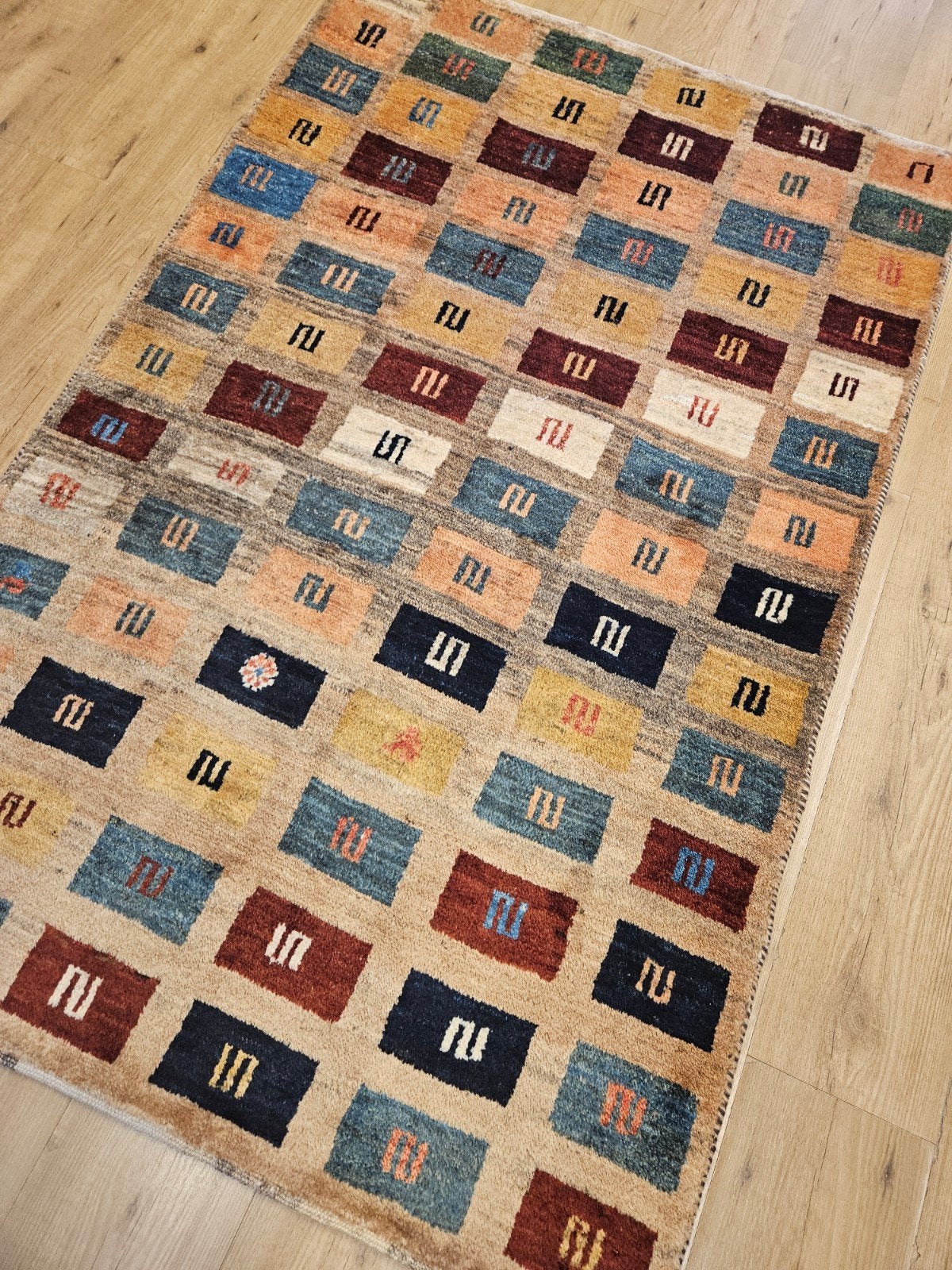 Handgeknoopt perzisch tapijt gabbeh, geknoopt in iran. Nieuw, Info@SlatsAntiek.nl, 100 tot 150 cm, Geel, Perzisch