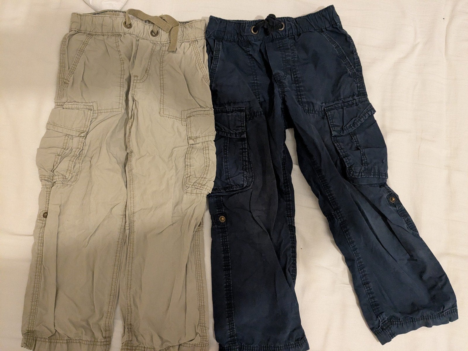 2 broeken maat 110 (4-5 jaar) - soepele stof met zakken, Kinderen en Baby's, Kinderkleding | Maat 110, Ophalen, Gebruikt, Jongen