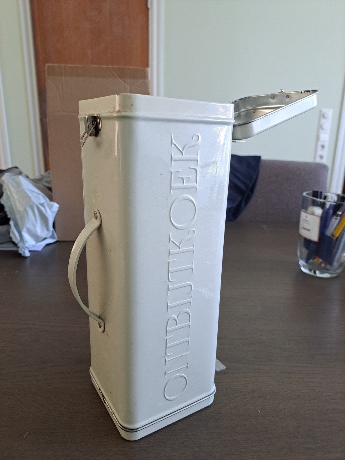 Vintage Ontbijtkoek Blik - Crème Kleurig Metaal, Vintage, Gebruikt, Beige, Ophalen of Verzenden