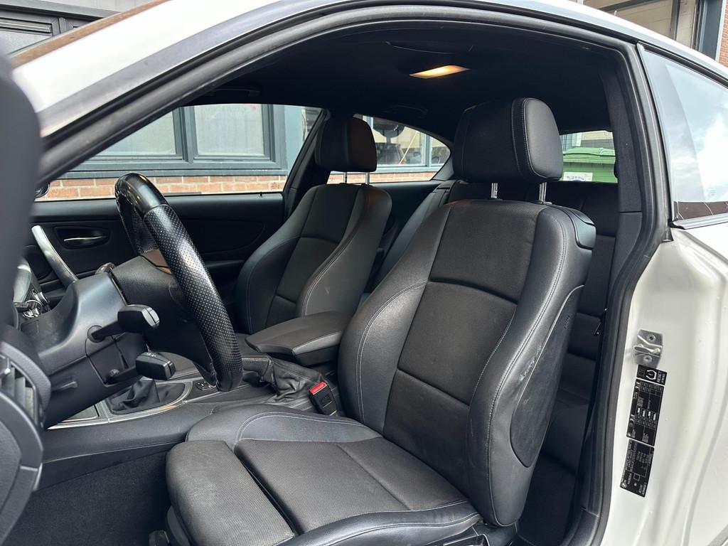 BMW 1-serie 116i Business Line Sport|Nap|M-Sport|Navi|Cruise, Auto's, BMW, 1-Serie, Euro 5, Achterwielaandrijving, 4 cilinders