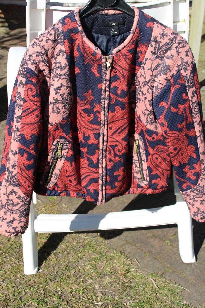 Leuk warm gevoerd jasje van H&M maat 38., Kleding | Dames, Jasjes, Kostuums en Pakken, Maat 38/40 (M), H&M, Meerkleurig, Ophalen of Verzenden