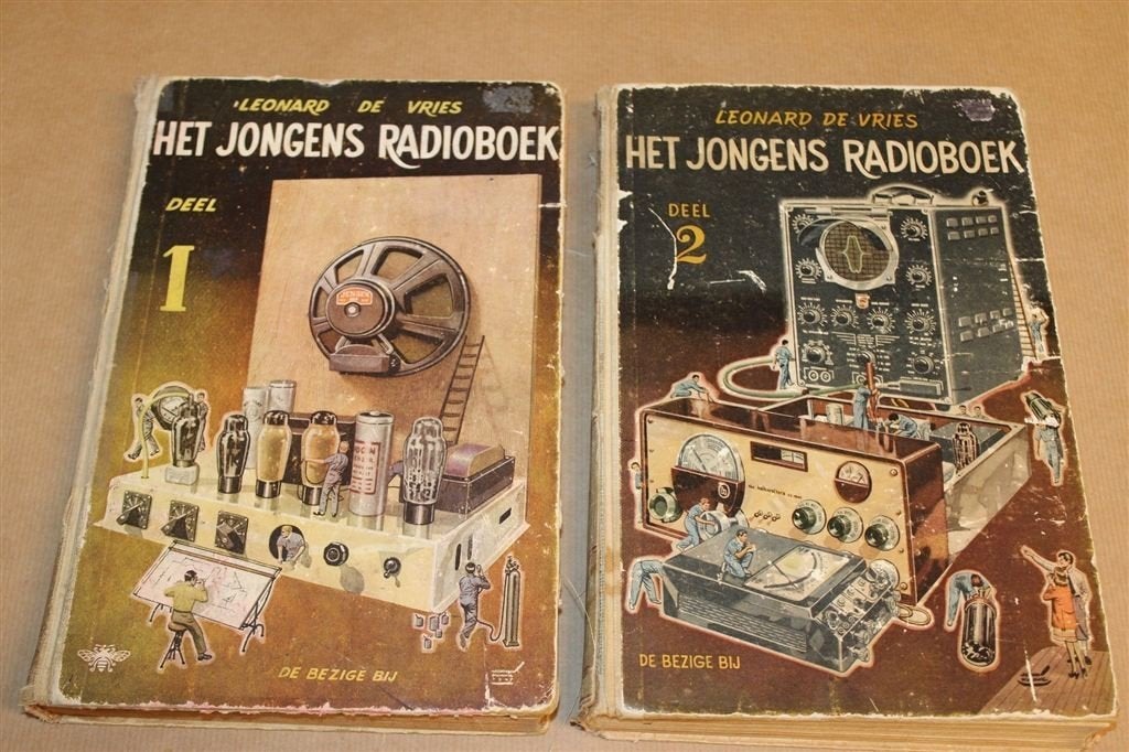 Het Jongensradioboek 1+2 — Vintage Jeuddboeken 1947-1948, Ophalen of Verzenden, Gelezen, Bouwkunde