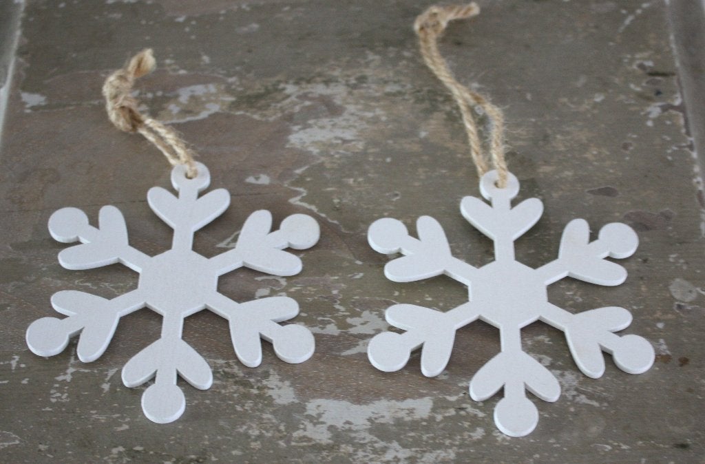 set van 2houten kersthangers sneeuwvlokken, Diversen, Kerst, Gebruikt, Ophalen of Verzenden