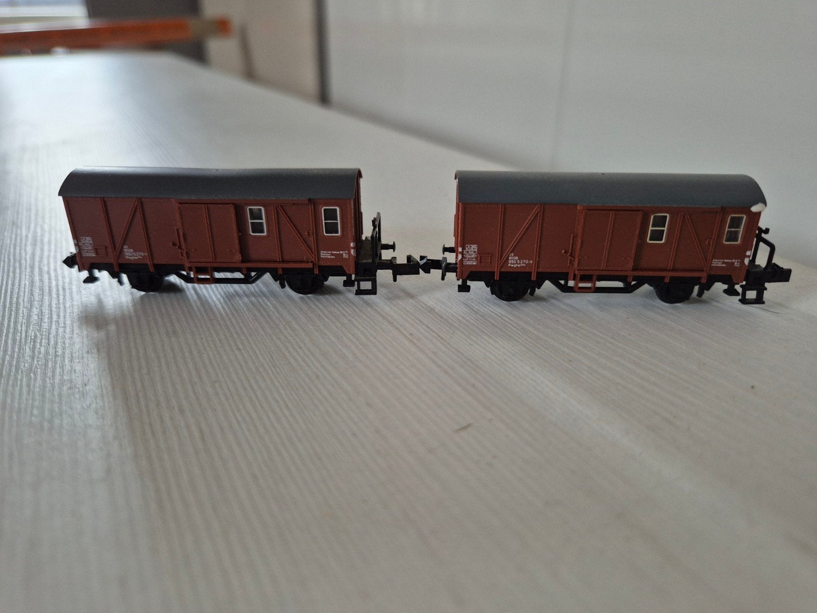 4 Nette Minitrix begeleidingwagons 3501, Gebruikt, Gelijkstroom, Trix, Wagon