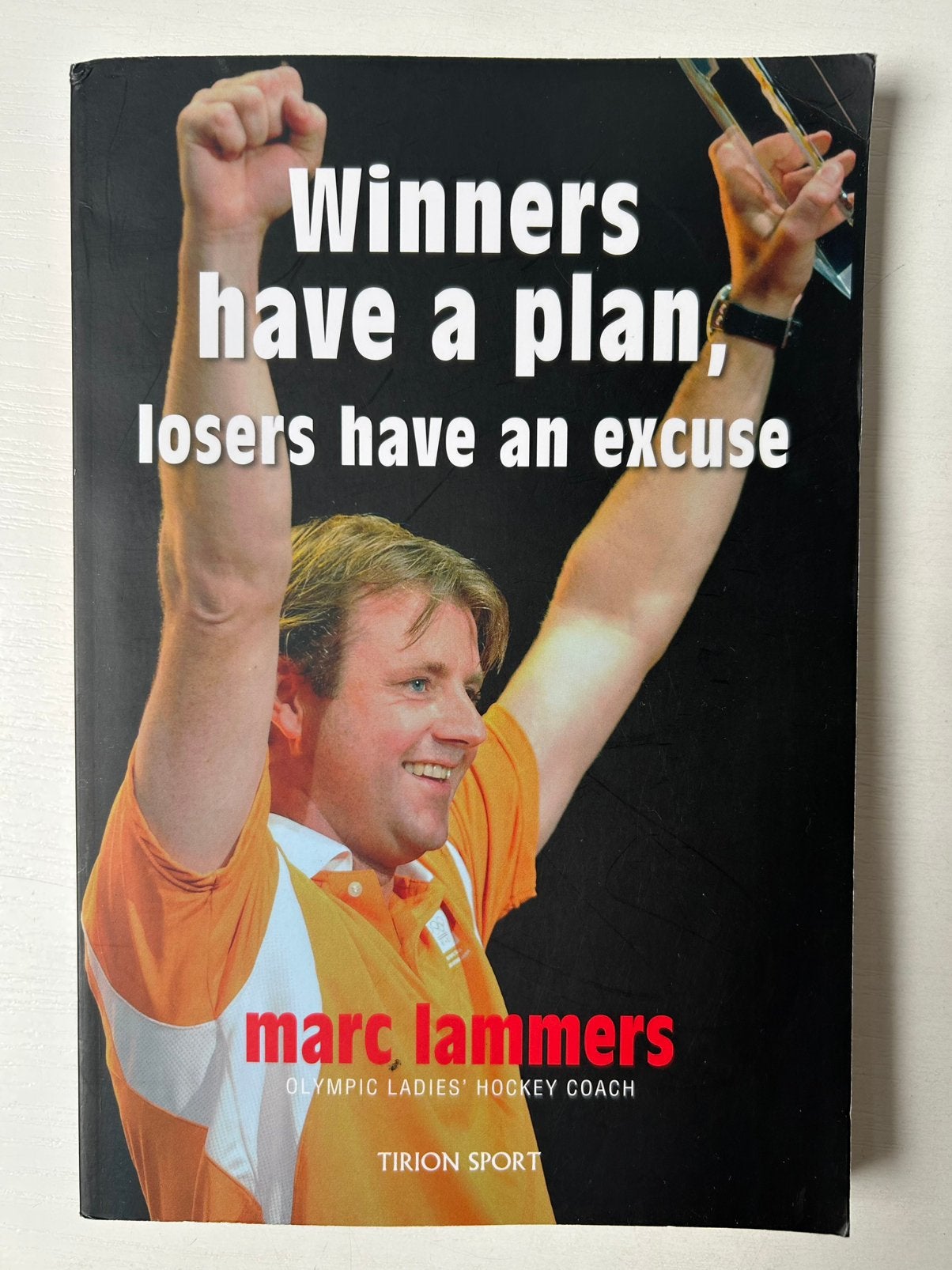Marc Lammers - Yes! a crisis (gesigneerd), Boeken, Sportboeken, Gelezen, Ophalen of Verzenden, Marc Lammers, Balsport