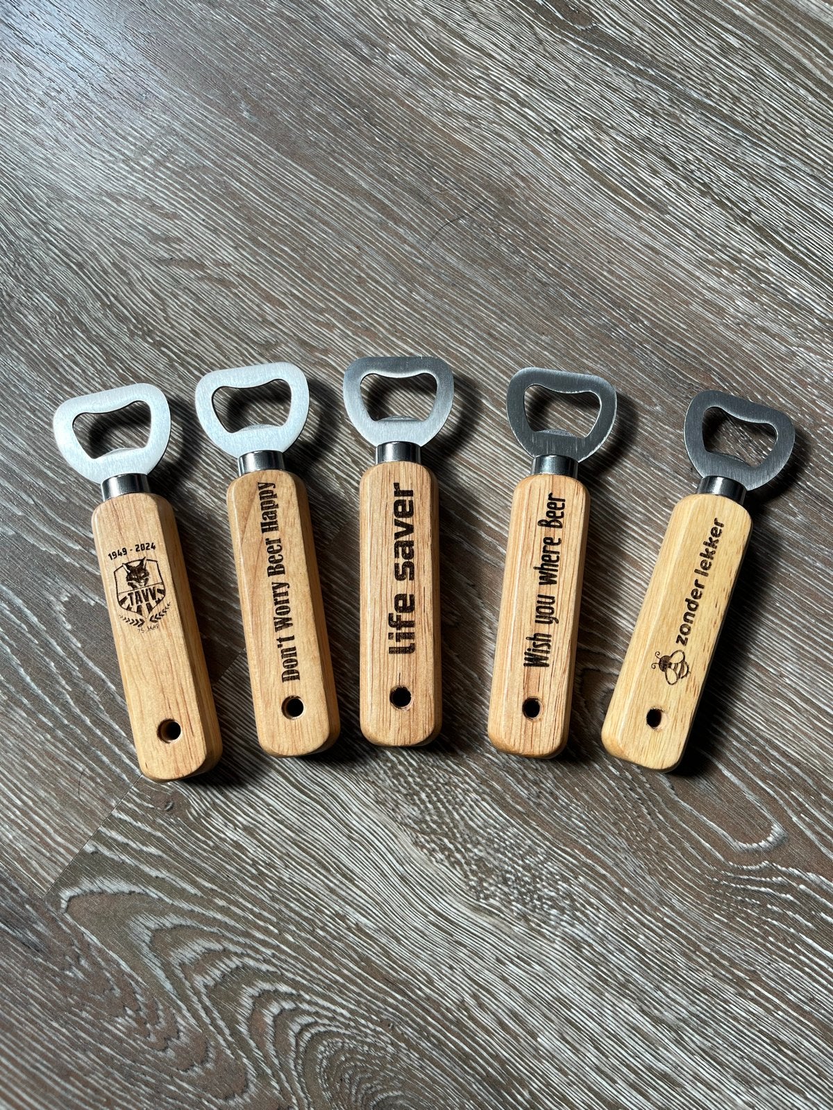 5 houten bier openers met div tekst, Verzamelen, Ophalen of Verzenden, Nieuw, Flesopener, Overige merken