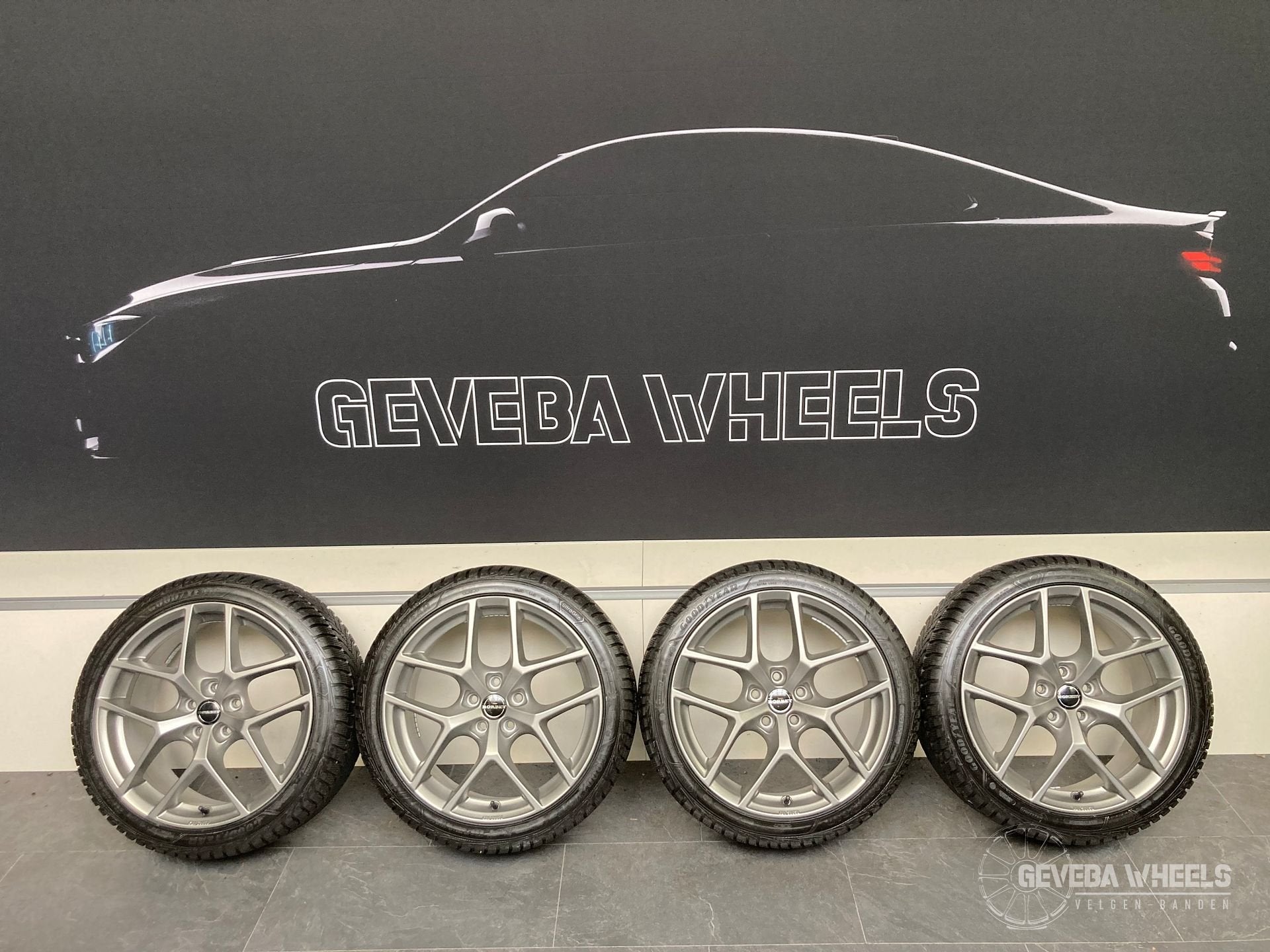 18” Ford Focus MK4 velgen + winterbanden 5x108 235/40/18, Auto-onderdelen, 18 inch, Gebruikt, -, -