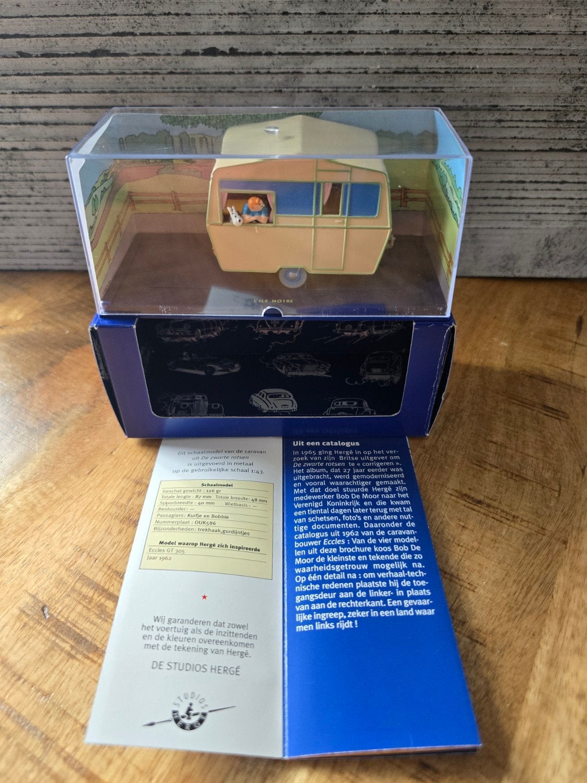 Kuifje en Bobbie in Eccles GT 305 Caravan - De Zwarte Rotsen, Ophalen of Verzenden, Zo goed als nieuw
