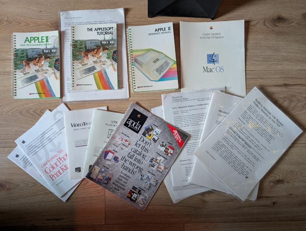 Oude Apple boekjes, Computers en Software, Vintage Computers, Verzenden