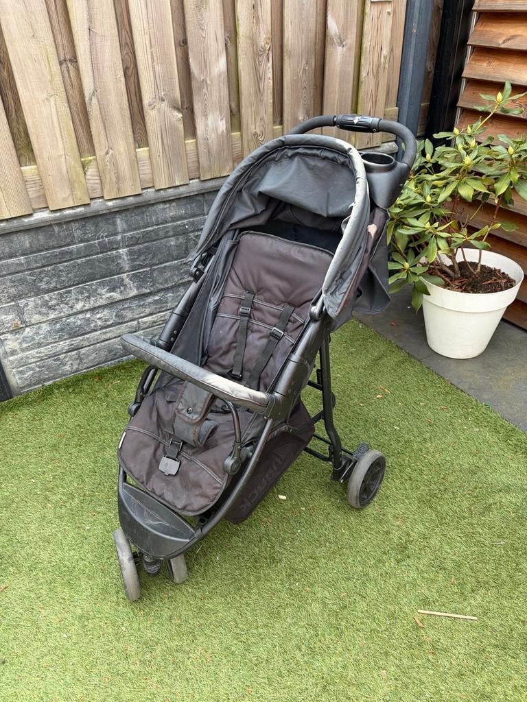 Compacte zwarte buggy met zonnekap en verstelbare rugleuning, Ophalen, Gebruikt, Overige merken, Verstelbare rugleuning